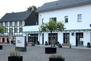 Bad Münstereife, Outlet-Center