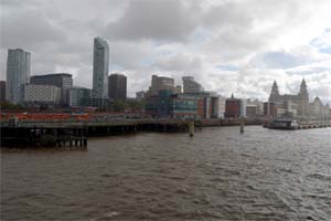 Liverpool: Blick über den Hafen