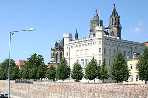 Magdeburg: Stadtmauer und Magdeburger Dom