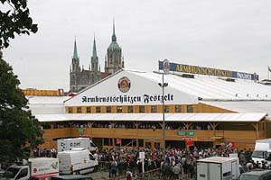 München: Oktoberfest, Festzelte