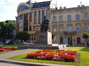 Mychailo Hruschewskyj - Monument in Lemberg