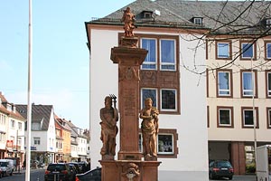 Gerechtigkeitsbrunnen, Worms