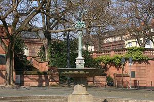 Schlossplatzbrunnen, Worms